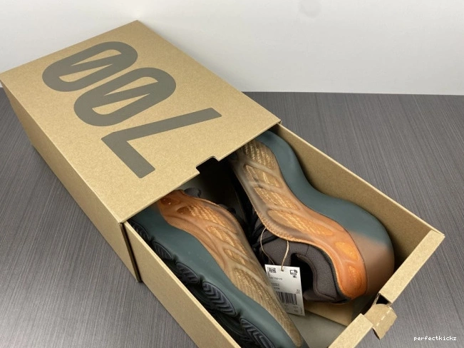 Yeezy Adidas V3 700 GY4109 Boost Copfade 0716